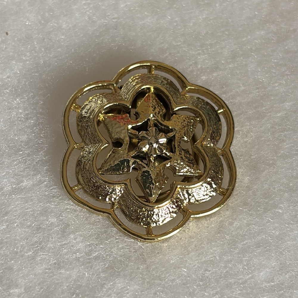 Gold Tone Scarf Clip Unsigned